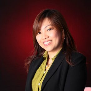 รศ.ดร.ชุติพร อนุตริยะ