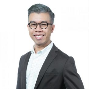 คุณธเนศ ม่วงทอง