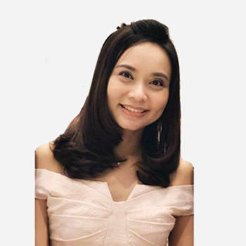 คุณพิมพ์ลักษณ์ กลิ่นมาลี