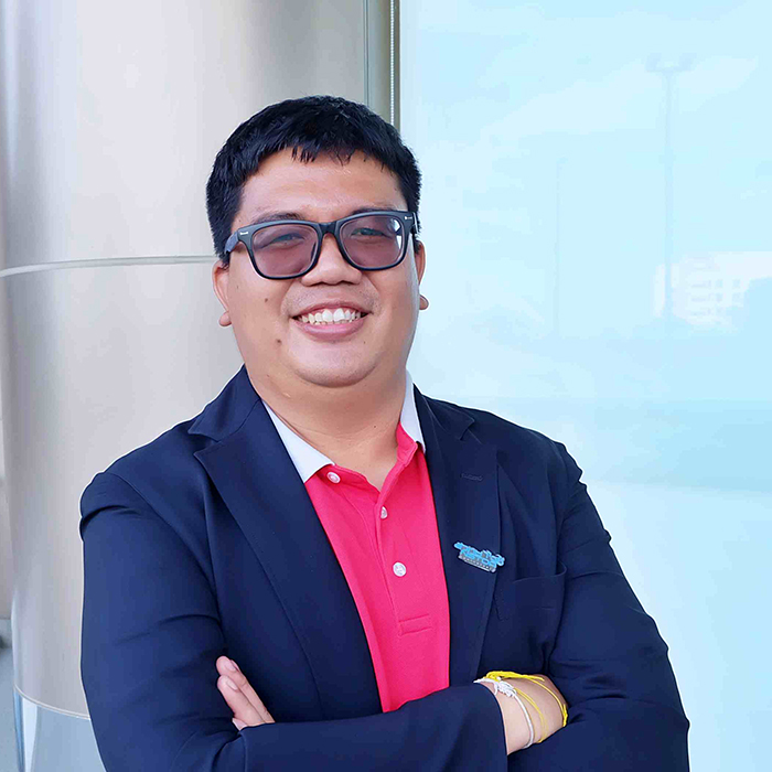 คุณนริชพันธ์ เป็นผลดี